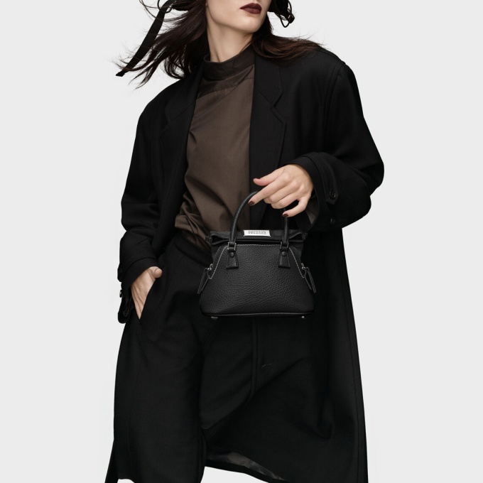 maison margiela black grained calfskin 5ac classique micro bag